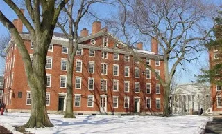 Προσφορά-μαμούθ από τον μεγιστάνα Πόλσον στο Χάρβαρντ