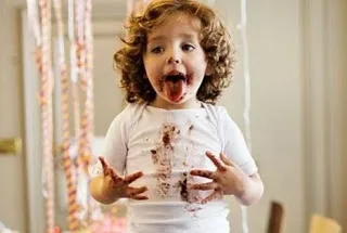 Γιατί το παιδί μου τα κάνει όλα άνω κάτω;