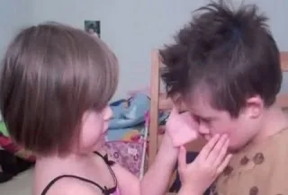 “Γνωρίστε τον αδερφό μου Άρτσι!” – Το βίντεο που θα σε συγκλονίσει [video]