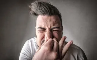 Πρέπει να “κόβουμε” το φτέρνισμα ή όχι; Τι λένε οι ειδικοί