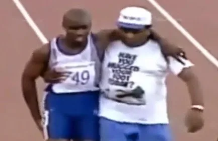 Αυτό είναι το βίντεο που έκανε 6.000.000 ανθρώπους να δακρύσουν…[video]