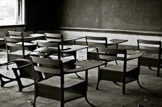 Καταργείται η διδασκαλία του “Επιτάφιου του Περικλέους” – Μειώνονται οι ώρες για Αρχαία Ελληνικά και Νεοελληνική Λογοτεχνία