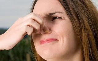 Δυσάρεστη οσμή των εφήβων: Πώς αντιμετωπίζεται;