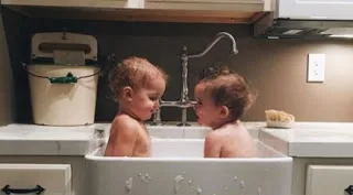 Σε ποια ηλικία μπορεί ένα παιδί να κάνει μπάνιο μόνο του;