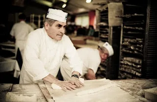 Όταν προσφέρεις, πλουτίζεις. Δεν φτωχαίνεις. Διαβάστε μια ιστορία που το επιβεβαιώνει…