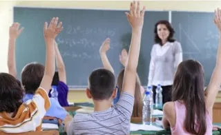 Αντιδράσεις από γονείς και δασκάλους για τα “δίδακτρα” στα δημόσια σχολεία [video]