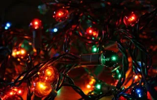 Χανιά: Τα λαμπάκια στο δέντρο του σχολείου έστειλαν μαθητή στο νοσοκομείο