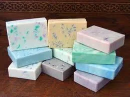 Γιατί ο αφρός των χρωματιστών σαπουνιών είναι πάντα άσπρος;