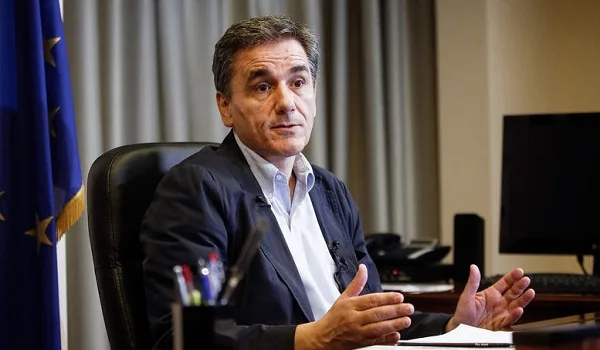 Τσακαλώτος: Μόνιμος ζουρλομανδύας το Σύμφωνο Σταθερότητας