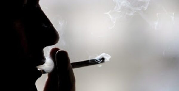 Γιατί ένας καπνιστής έχει λιγότερες πιθανότητες να πάρει μια δουλειά από ένα μη καπνιστή;