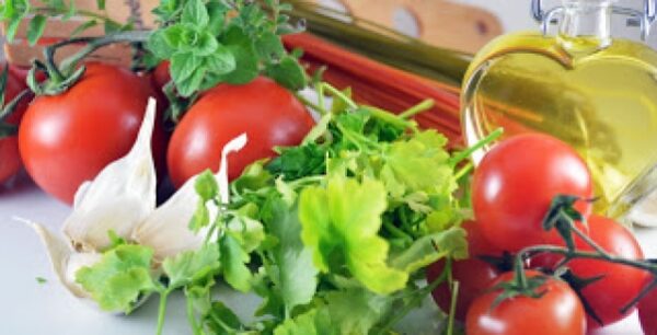 Ελαιόλαδο και ντομάτα: Γιατί πρέπει να τα συνδυάζεις;