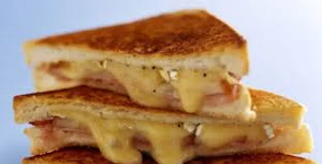 Γιατί το λιωμένο τυρί είναι τέτοιος… πειρασμός;