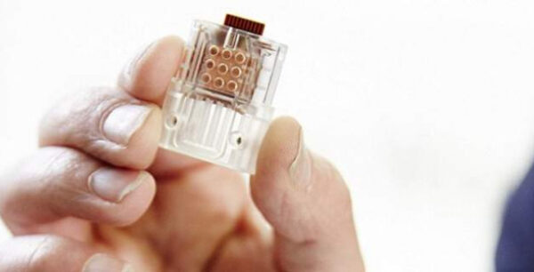 Το πρώτο τεστ αίματος για τον ιό HIV, που θα γίνεται σε “στικάκι” USB