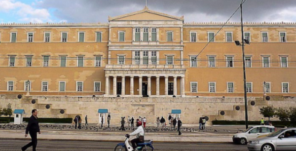 Εκθεση – κόλαφος της Βουλής: Ερχεται νέο μνημόνιο αν…