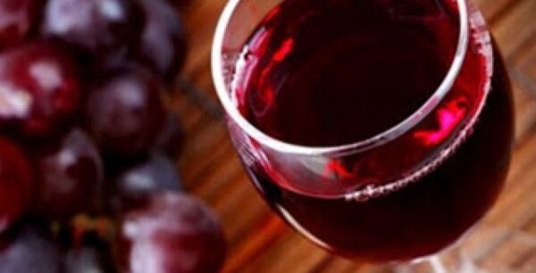 Το κρασί μέσα στις 4 τροφές ή ποτά που παρατείνουν τη διάρκεια ζωής μας!