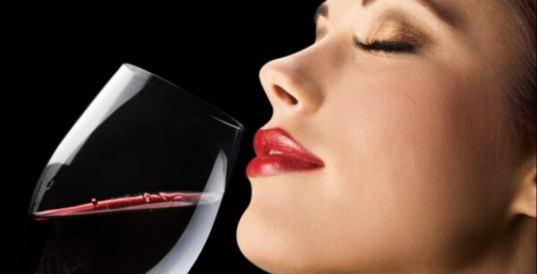 Οι θεραπευτικές ιδιότητες του κόκκινου κρασιού