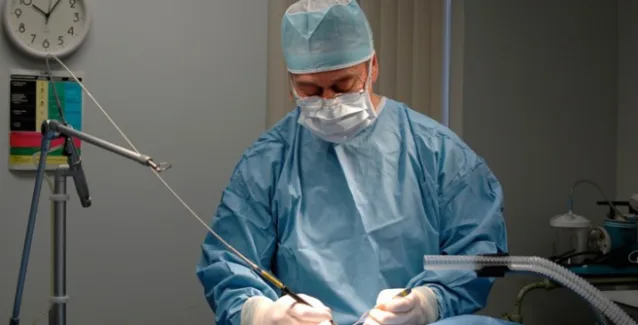 Χειρουργήθηκε ασθενής στον εγκέφαλο ενώ ήταν ξύπνιος