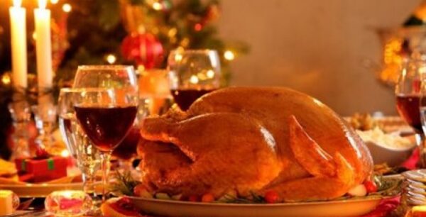 Γιορτινό τραπέζι: Φάτε απ' όλα χωρίς τα συνήθη πεπτικά προβλήματα