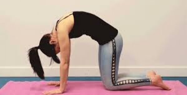 Ασκήσεις γιόγκα θεραπεύουν χρόνιους πόνους της μέσης