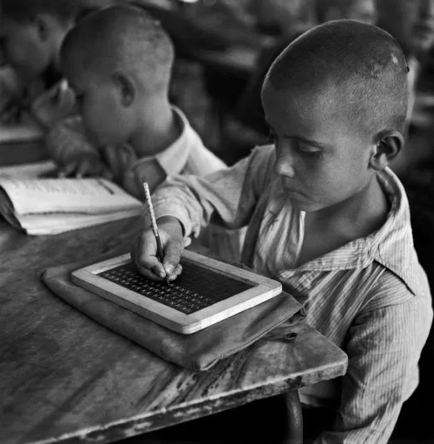 ΥΠΠΕΘ – Έγκριση και εκτύπωση βιβλίων Γυμνασίου και Γενικού Λυκείου για 2017-18