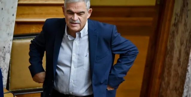 Έρχεται διάταξη για τους πυροσβέστες 5ετούς θητείας στη Βουλή