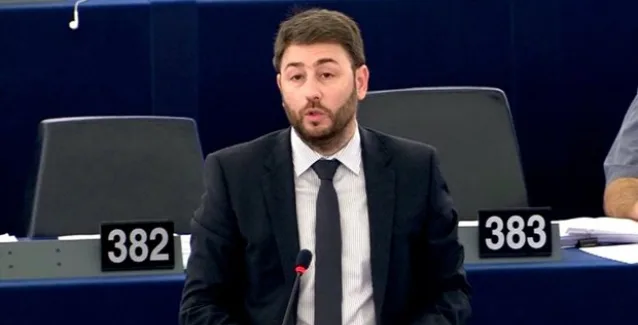 Ανδρουλάκης: Η Κεντροαριστερά να διατηρήσει την αυτονομία της χωρίς ψευτοδιλήμματα