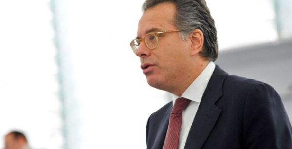 Κουμουτσάκος: Ας μιλάει μόνο το ΥΠ.ΕΞ