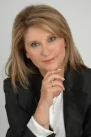 Μειώνουν μισθούς και εισοδήματα για να… κρατήσουν «την κοινωνία όρθια»!