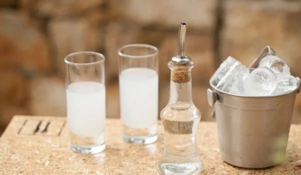 Παραπέμπουν την Ελλάδα στο ευρωδικαστήριο για το τσίπουρο και την τσικουδιά