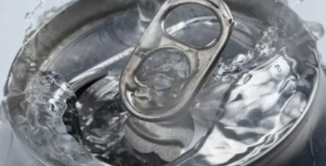 Αυτά συμβαίνουν στο σώμα σας όποτε πίνετε αναψυκτικό