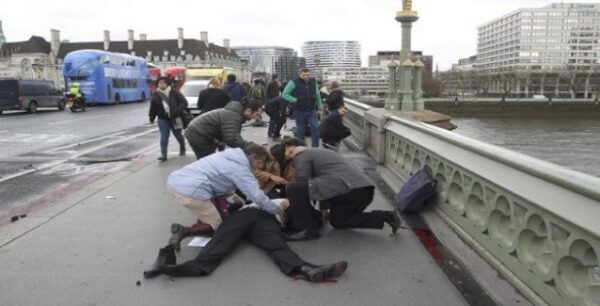 Πήρε θέση επισήμως το ΥΠΕΞ για τους Έλληνες τραυματίες