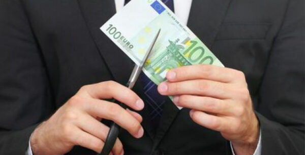 Έρχεται μαζικό «κούρεμα» έως και 70% στα χρέη των επιχειρήσεων