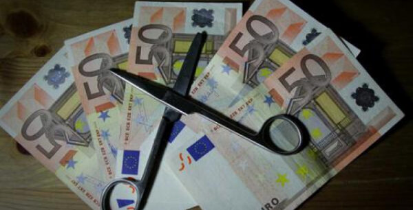 Νέο “χειρουργείο: “Χαράτσι” για μισθωτούς, συνταξιούχους και αγρότες