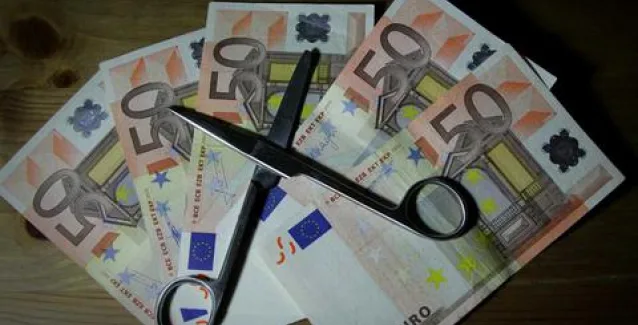 Νέο “χειρουργείο: “Χαράτσι” για μισθωτούς, συνταξιούχους και αγρότες