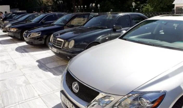 Πρόστιμα – φωτιά σε 2,2 εκατ. ιδιοκτήτες αυτοκινήτων και μηχανών