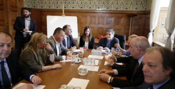 Τσακαλώτος – Αχτσιόγλου: Κάτω από τις 6.000 ευρώ το αφορολόγητο – Νέο «τσεκούρι» για 900.000 συνταξιούχους