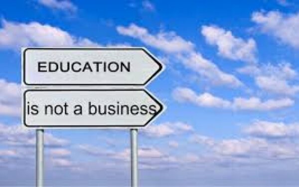 ΓΟΝΕΑΣ-ΠΕΛΑΤΗΣ ΚΑΙ ΜΑΘΗΤΗΣ-ΠΡΟΪΟΝ – ΑΠΟΚΑΛΥΠΤΟΥΜΕ ΤΟ ΣΧΕΔΙΟ ΠΛΗΡΟΥΣ ΕΜΠΟΡΕΥΜΑΤΟΠΟΙΗΣΗΣ ΤΗΣ ΕΚΠΑΙΔΕΥΣΗΣ