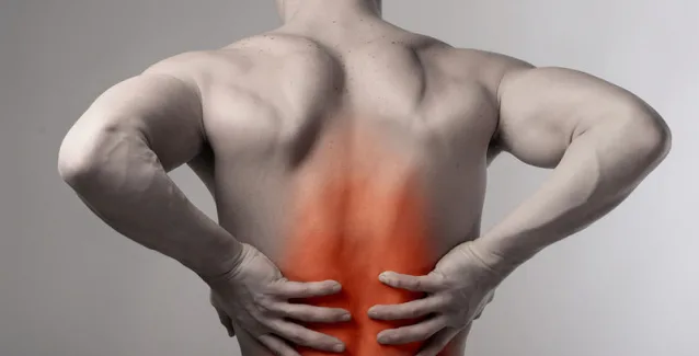 Πόνος στη μέση: Πότε οφείλεται στη σπονδυλική στήλη και πότε στο ισχίο