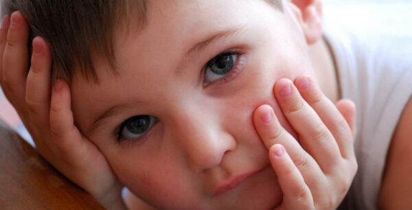 Κινδυνεύει το παιδί μας από τον καρκίνο; Ποια είναι τα ύποπτα συμπτώματα