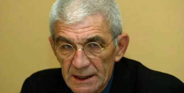 Επιμένει ο Μπουτάρης στην κατάργηση των μαθητικών παρελάσεων