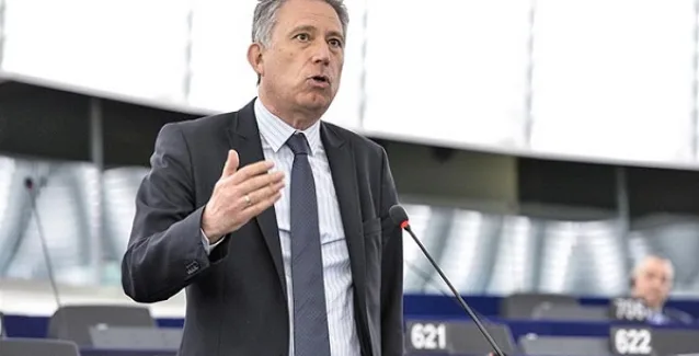 “Κεραυνοί” Χρυσόγονου! “Κλείσιμο αξιολόγησης ή στάση πληρωμών” -€7 δισ. θα βρεθούν με αίμα και άμμο