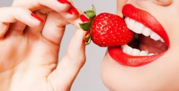 Με απλά βήματα μπορείς να αποκτήσεις τα πιο λευκά δόντια