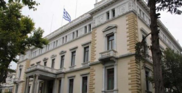 Στον Παυλόπουλο ο πρόεδρος του Ελληνικού Δημοσιονομικού Συμβουλίου