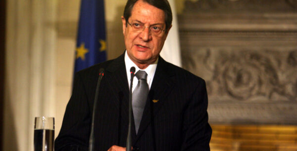 Ο Αναστασιάδης δηλώνει πρόθυμος να συναντηθεί με τον Ακιντζί