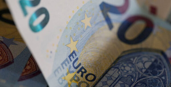 Οι νέες εισφορές για μηχανικούς, δικηγόρους και υγειονομικούς του Δημοσίου