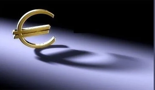 Focus: Η Ελλάδα ανάμεσα στις έξι χώρες που κινδυνεύουν να βρεθούν εκτός Ευρωζώνης