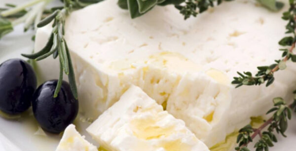 Ακρίβεια: Απλησίαστη η τιμή της φέτας – Εκτιμήσεις ότι θα φτάσει στα 15 ευρώ το κιλό!