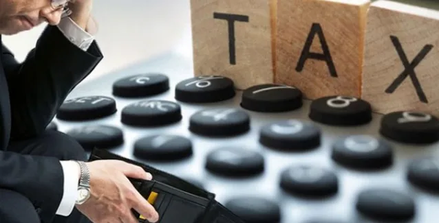 Εξτρα φόροι για μισθωτούς και συνταξιούχους. Χαράτσι έως και 176 ευρώ!