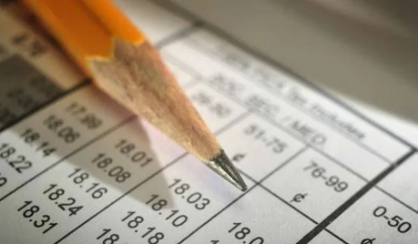 Ελεύθεροι επαγγελματίες: Ποιοι γλιτώνουν φόρο και ποιοι πληρώνουν περισσότερα;