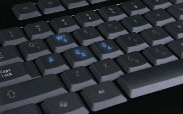 Κίνδυνος θρόμβωσης από τις πολλές ώρες μπροστά στον υπολογιστή